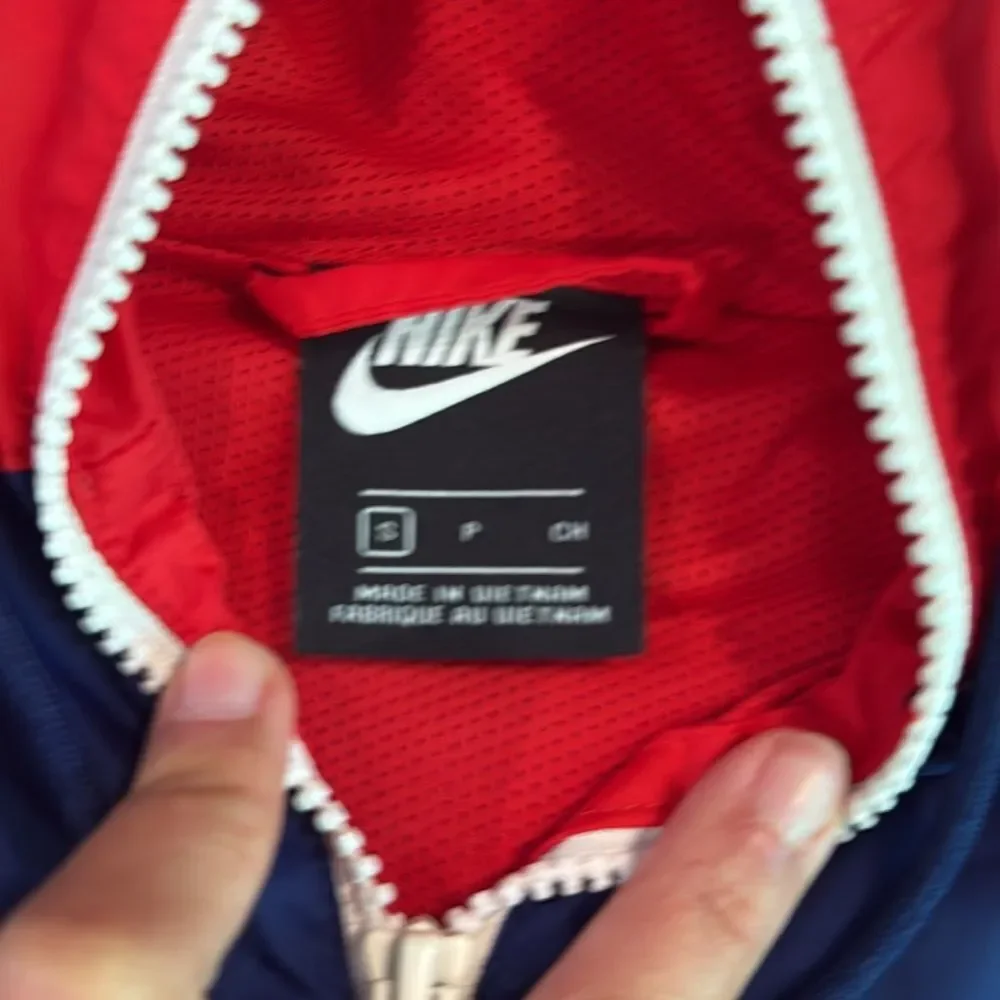 NEW! NIKE MENS AMERICANA WINDBREAKER RETAILS $115! SIZE SMALL